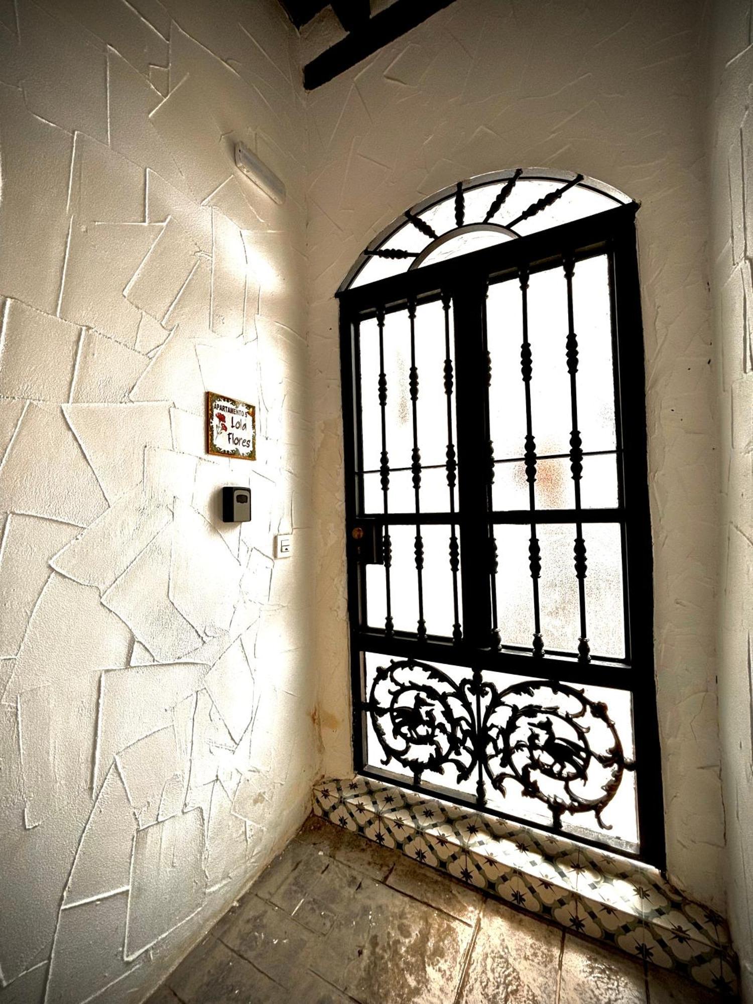 Apartamento La Lola - Patio Privado 赫雷斯 外观 照片